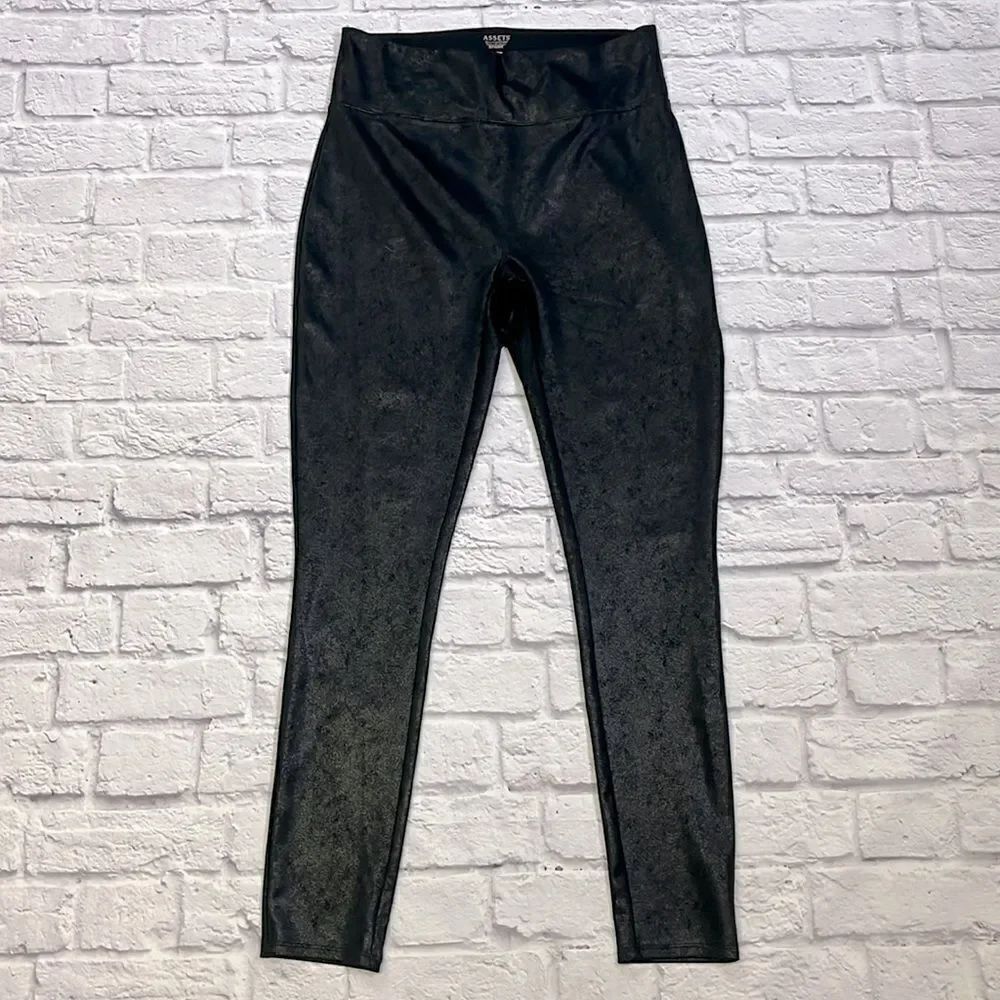 Assets by Spanx black faux leather legging